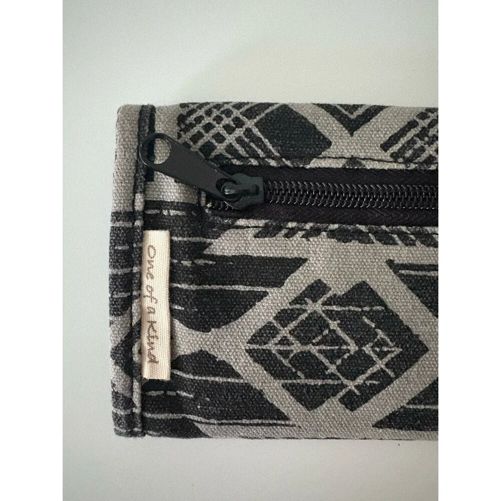 KAVU Trifold One Of A Kind Wallet Canvas Fabric Black Gray Aztec Print Nylon Int